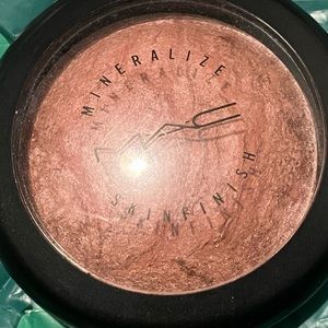 Genuine MAC Stereo Rose skinfinish